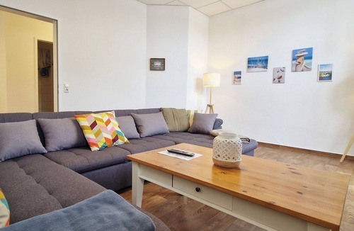 Kuhlungsborn Ost Apartment | Modern beach shell vacation apartment for 8 guests in the Baltic seaside resort of Kühlungsborn