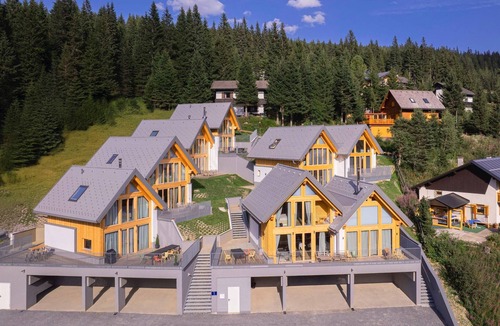 Schonberg House | Modern chalet with infrared sauna