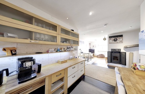 Feldkirchen-Westerham Apartment | Modern cozy holiday apartment with wifi and int. IPTV garden EC