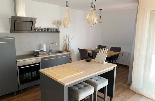 Wurding Condo | Modern, fully equipped 2-room studio (53 sqm) with loggia