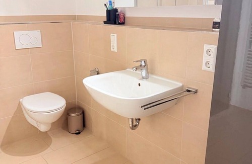 Dodesheide Apartment | Modern, fully furnished new-construction apartment with a terrace in a quiet location