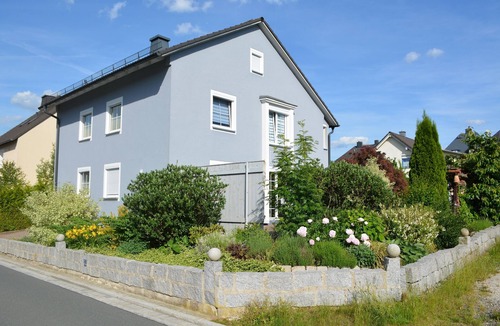 Oberkotzau Apartment | Modern furnished vacation apartment (65 sqm) for up to 4 people with free WiFi