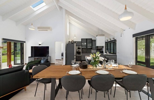Lower Shotover House | Modern Home With Beautiful River Views