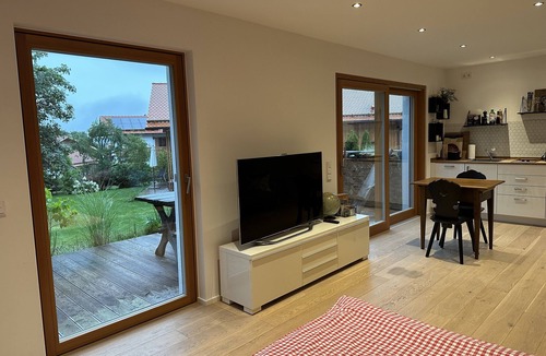 Konigsdorf Apartment | Modern, large terrace, garden and lots of sun.