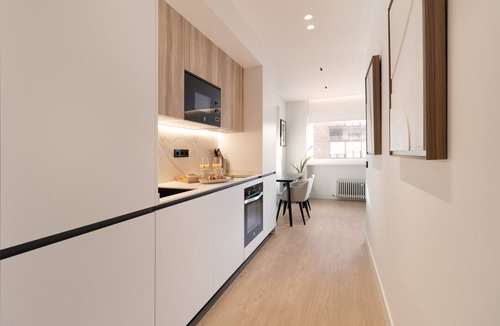 Hispanoamerica Apartment | Modern Loft for Two in Chamartín