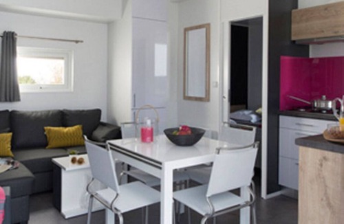 Wackersdorf House | Modern mobile home with barrel sauna and whirlpool (WA104)