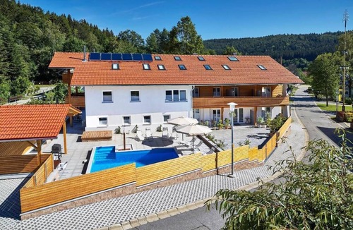 Regenhutte Apartment | Modern, open-plan loft with south-facing balcony