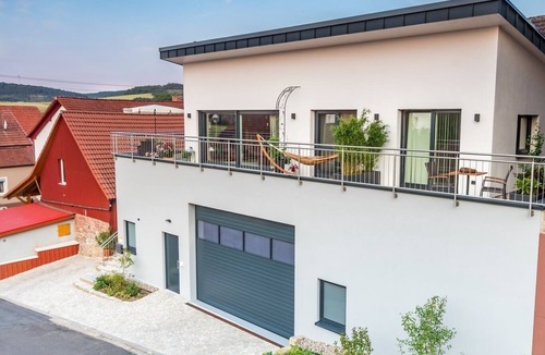 Tauberbischofsheim Apartment | Modern penthouse (90 sqm) with two bedrooms and a large terrace