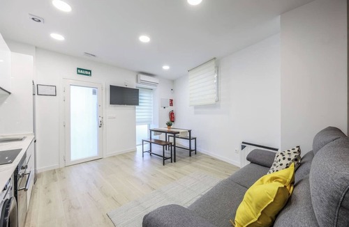 San Diego Apartment | Modern Space for Your Madrid Stay