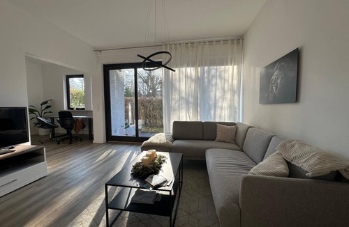 Pasing - Obermenzing Condo | Modern, spacious 2.5 room apartment in an upmarket location
