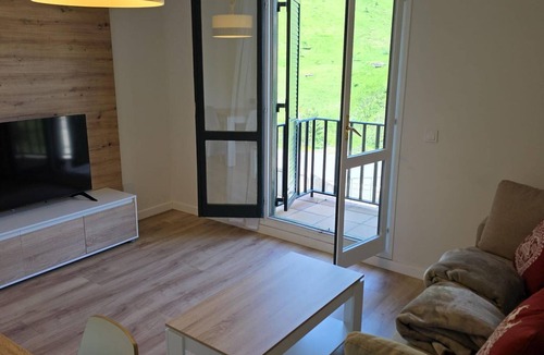 Candanchu Apartment | Modern studio in Candanchú - 4 guests