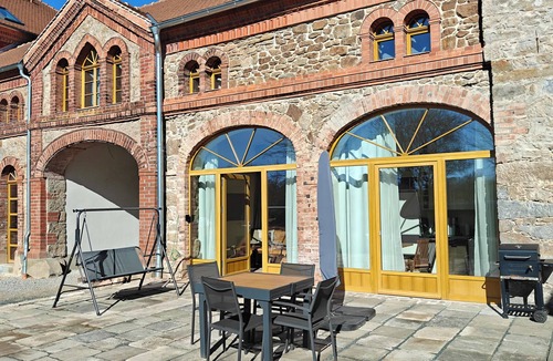 Buhlau Apartment | Modern studio with sun terrace and barrel sauna
