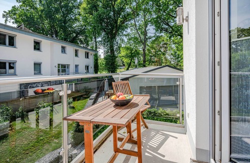 Heringsdorf Apartment | Modern vacation apartment in Heringsdorf with balcony & garden view near the beach