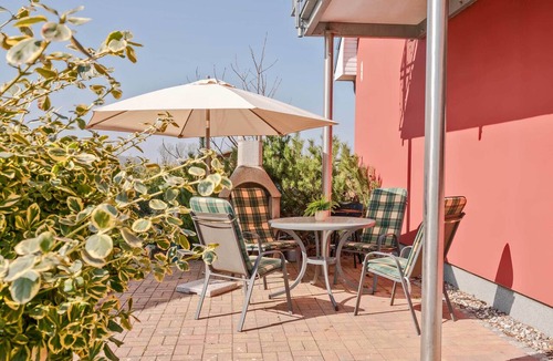Zirchow Apartment | Modern vacation apartment in Zirchow with terrace & great garden view
