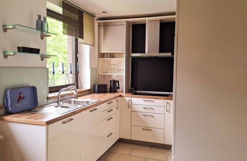 Mitte Apartment | Modern vacation apartment in Dülmen: close to the city with a balcony view of the countryside