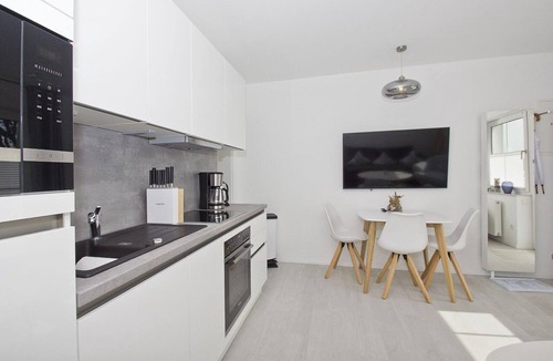 Gross Zicker Apartment | Modern vacation apartment with private terrace - Haus Inselwind FeWo MEERküste -