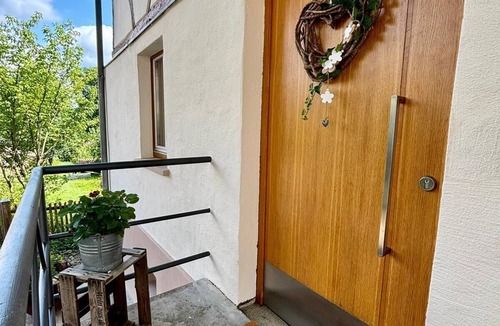 Oberstreu Apartment | Modern vacation home with garden
