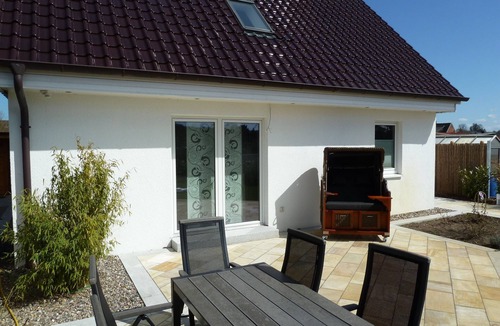 Ratekau House | Modern vacation home -fireplace-sauna-wellness-nature-Baltic Sea-quiet-3 bedrooms
