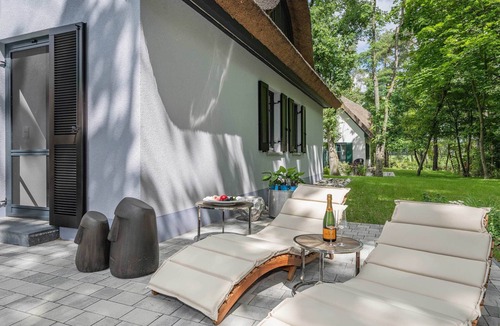 Zirchow House | Modern vacation home in fishing village with sauna & garden - rural and quiet on U