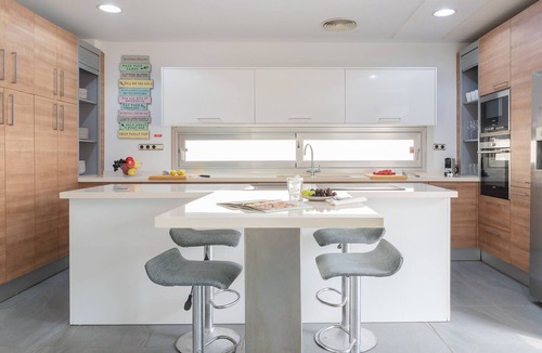 Aguadulce Ski Chalet | Modern villa with private pool 5 min from the beach