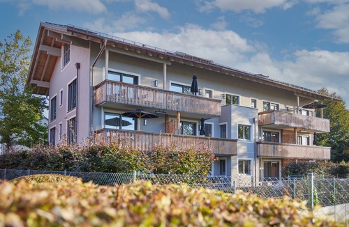 Murnau am Staffelsee Apartment | MODERN with FLAIR of the TRADITION -100sqm EG + UG- opt. 4 pers. - Terrace u. garden