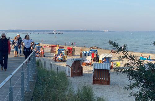 Scharbeutz Apartment | Moderne 3-Zi-Wohnung mit Meerblick direkt am Strand