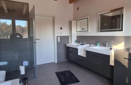 Burgthann Apartment | Moderne Ferienunterkunft/Wohnung