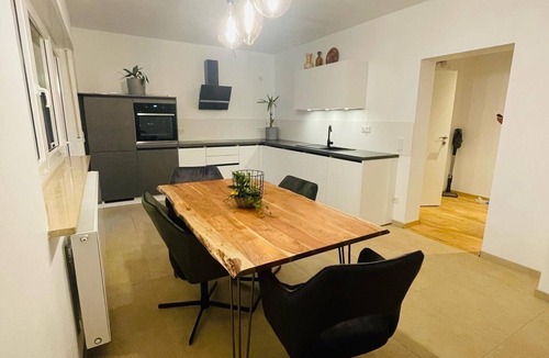Allersberg Apartment | Moderne Ferienwohnung mit Großer Terrasse im Fränkischen Seenland