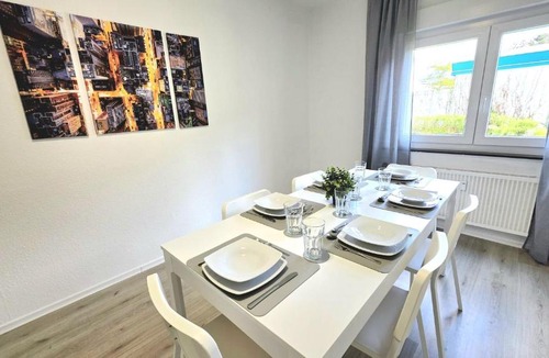 Hagen-Hohenlimburg Apartment | Moderne Monteurwohnung mit Balkon, Einzelbetten, voll ausgestattet, kostenloser Parkplatz & WLAN in Hagen - HL01