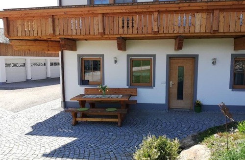 Bobrach Apartment | Moderne und gemütliche Ferienwohnung (40qm) mit Terrasse