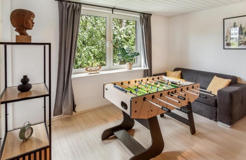 Wehringhausen Apartment | Moderne Wohnung, 6 Gäste, Tischfußball, Balkon