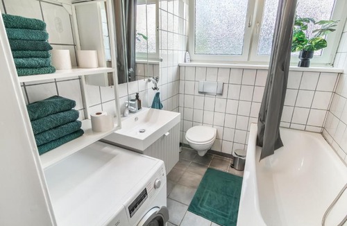 Wehringhausen Apartment | Moderne Wohnung, 6 Gäste, Tischfußball, Balkon
