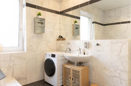 Hamm Apartment | Modernes Apartment am Park ruhig, komfortabel, Handtücher, Bettwäsche, MagentaTV