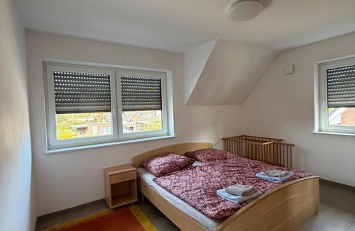 Lingen Apartment | Modernes Apartment nahe Zentrum mit Küche und Parkplatz