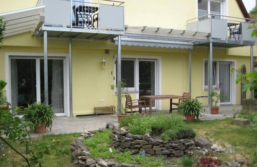 Sommerhausen Apartment | modernes Appartement "Schwarzer Holunder" 50m2 für max. 2 Personen