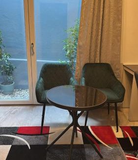 Aubing-Sud Apartment | Modernes Einzimmer-Studio mit Küche - "Perfekt für Ihren Städtetrip"