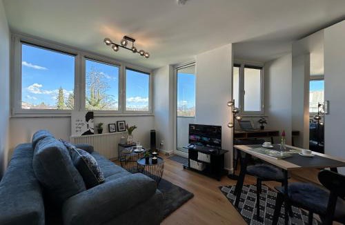 Kempten Apartment | Modernes Loggia-Apartment mit dezentem Bergblick in Kempten im Allgäu