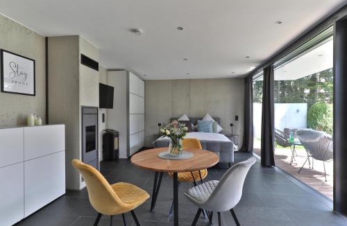Gersthofen Apartment | Modernes Studio-Apartment - Gartenblick