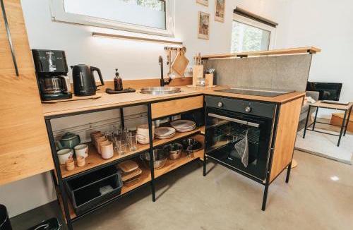 Eging am See House | Modernes Tinyhouse Trailer Cabins am Waldrand - mit Seezugang