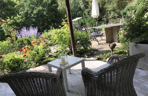 Randersacker Apartment | modernes Zwei-Zimmer-Appartement mit eigener Terrasse und Garten