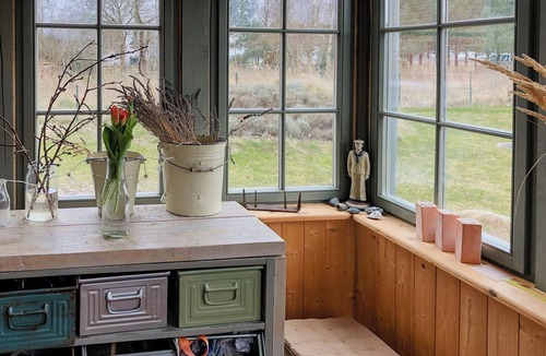 Ummanz House | Modernity in farmhouse with lagoon view