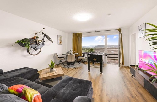 Herdecke Apartment | MOLA Apartments - Panoramablick, Balkon, 5 Pers, Bahnhofsnähe, Parkplatz