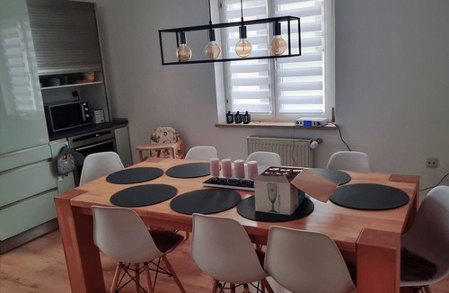 Frickenhausen a. Main House | Monteursunterkunft für bis zu 10 Personen in Frickenhausen bei Ochsenfurt