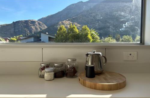 Arthur's Point Apartment | Morning Star Studio B