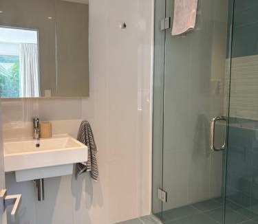 Arthur's Point Apartment | Morning Star Studio B