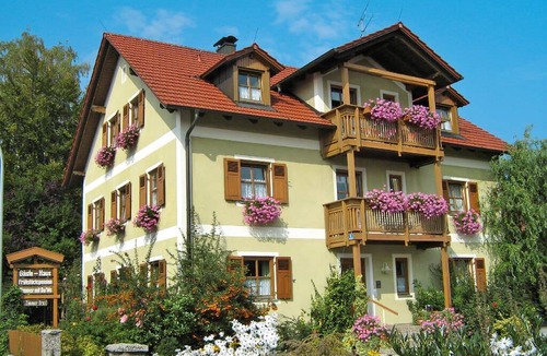 Wiesent House | Motel ∙ 1 bedroom ∙ 4 guests