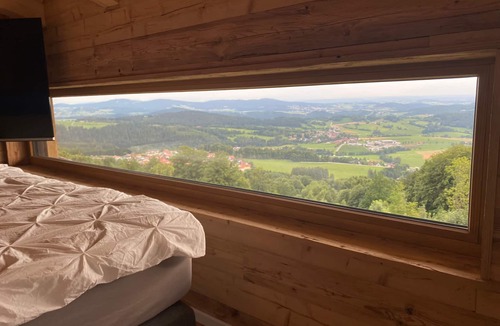 Grainet Ski Chalet | Mountain chalet view