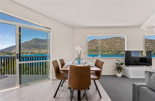 Frankton House | Mountain View Paradise 3 Bedroom House Lake Views