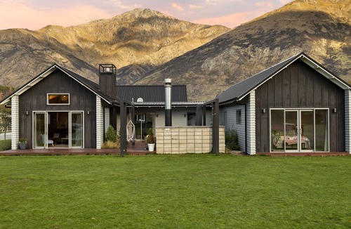 Lake Hayes House | Mountain Vista Family Home