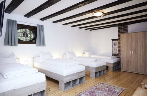 Innenstadt Other | Multi-bed room in the historic Gentilburg for up to 11 people